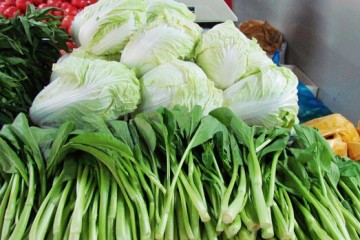 山東德州：葉類蔬菜價格下跌 仍無人問津 ()