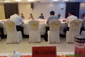 山東農業廳在金鄉召開大蒜、蒜薹價格調研會 ()